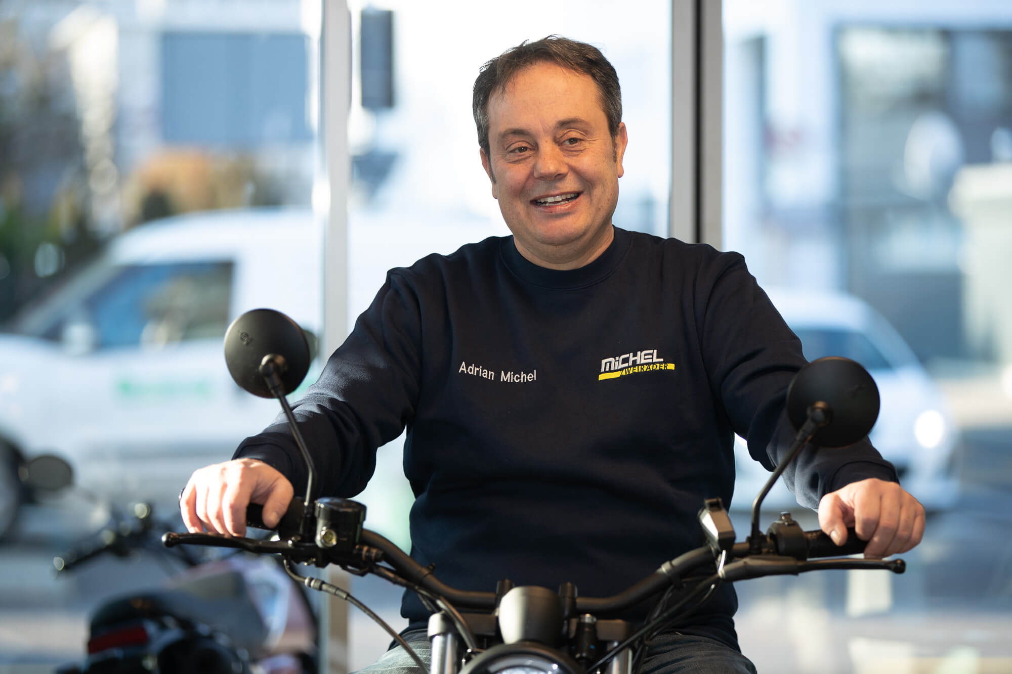 Michel-Zweiraeder-Wabern-Adrian-Michel-Geschaeftsfuehrer-033